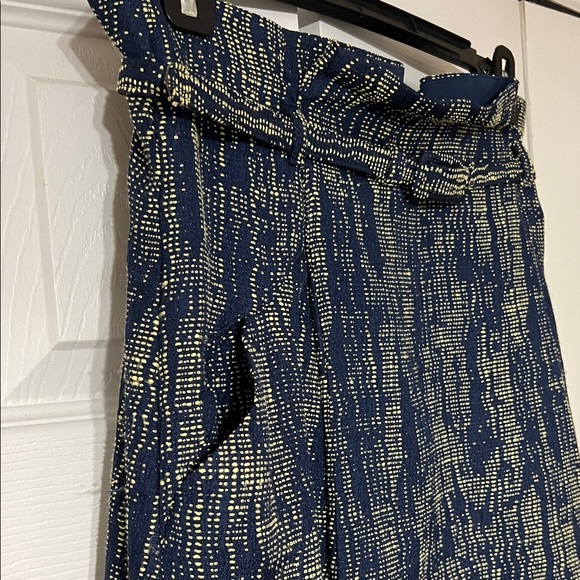 Eva Mendes-NY&Co Blue High-Waist Textured Skirt with Belt & Pockets - Picture 5 of 8
